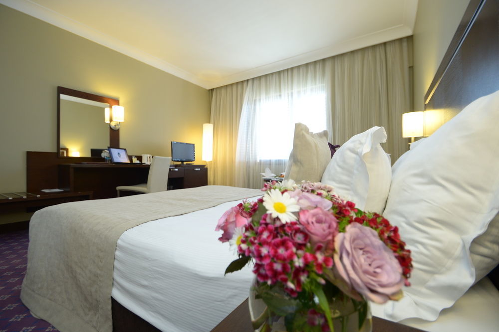 คายา เพรสทีจ Hotel อิซมีร์ ภายนอก รูปภาพ
